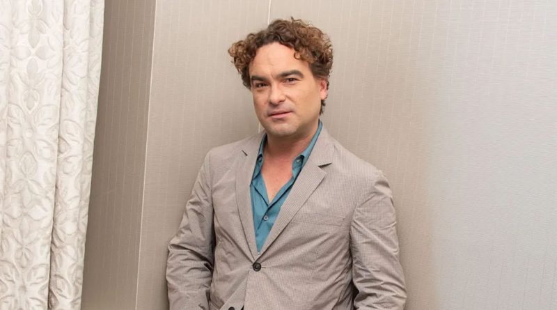 Johnny Galecki for bedroom design article