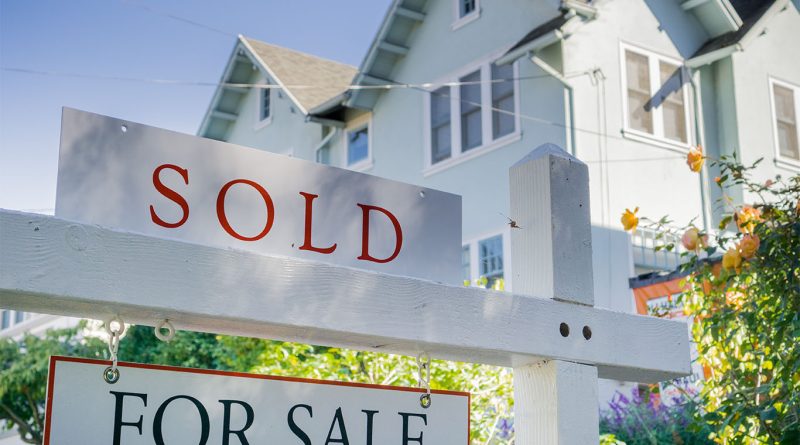 Billionaires’ Row $19M estate sold amid Feinstein family legal battle Dianne Feinstein’s Lyon Street mansion in San Francisco, exterior view