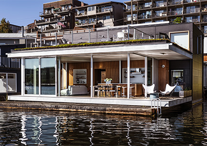 Dyna Builders floating house