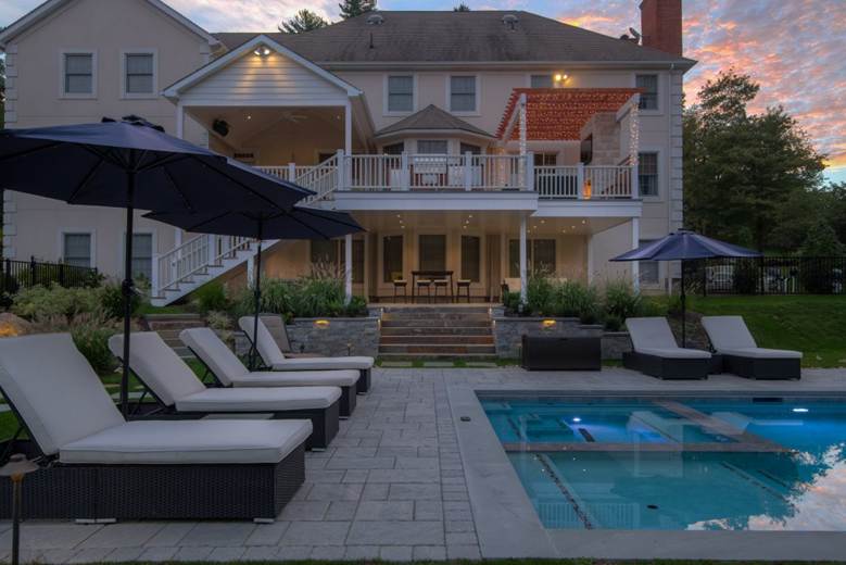 Personalized Backyard with Pool, Kitchen and Basketball Court by Neave Outdoor.