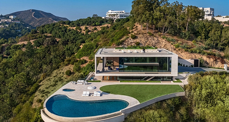 the "Getty House" located at 684 Firth Avenue in Los Angeles