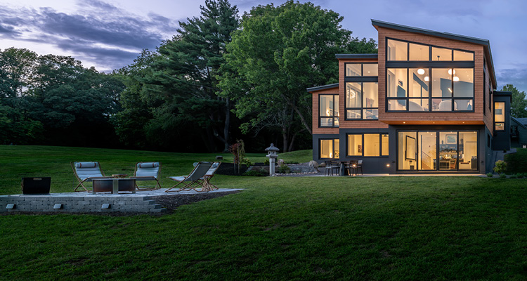 the Saco River Residence in Maine, designed by BriBurn Architecture and built by Big Country Built