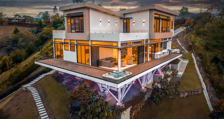luxury villa in Guatapé, Colombia