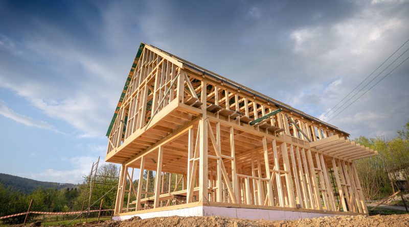 Single-family home construction site representing the rise in US housing starts in August 2026