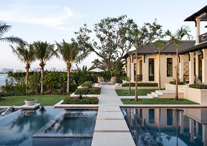 Floating steps adjoining the primary suite to the outdoor living access