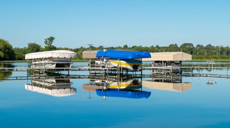 Pontoon Boat Lifts in dock